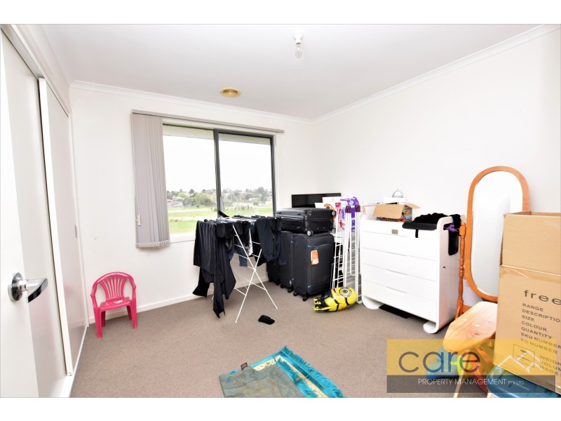 2/30 Simon Court, Hampton Park VIC 3976
