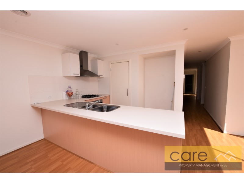 74 Bona Vista Rise, Clyde VIC 3978