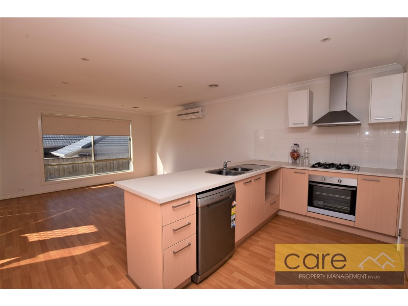 74 Bona Vista Rise, Clyde VIC 3978