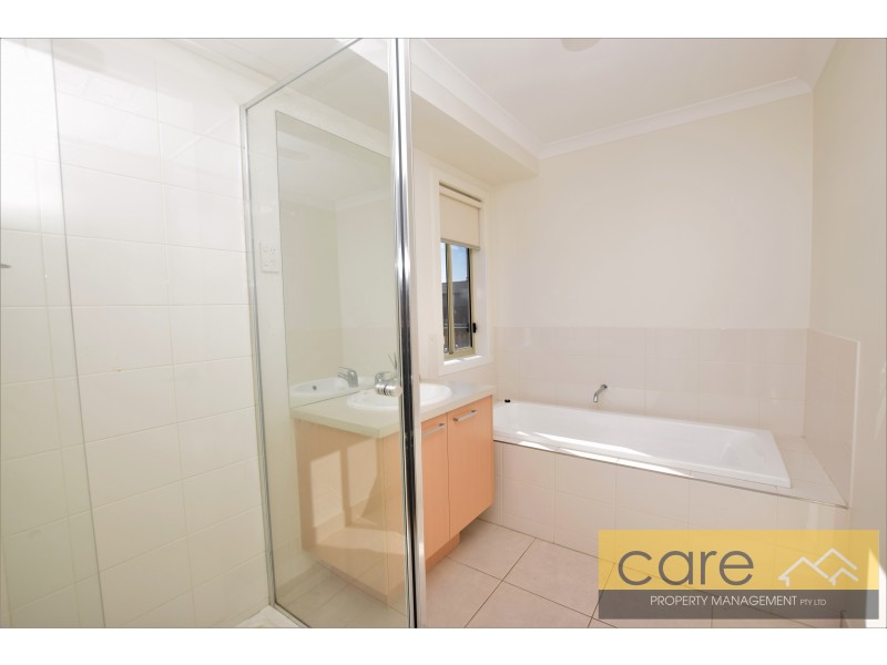 74 Bona Vista Rise, Clyde VIC 3978