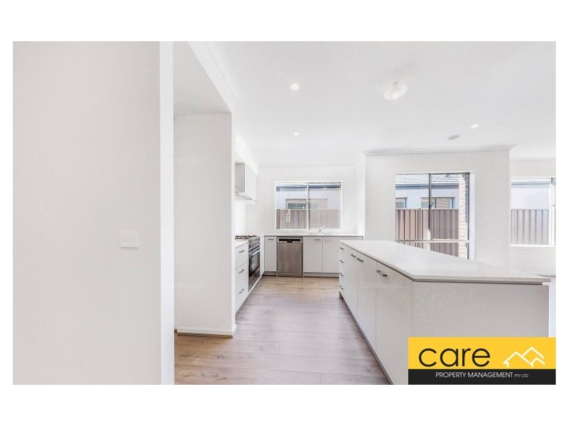 49 Applejack Boulevard, Clyde VIC 3978