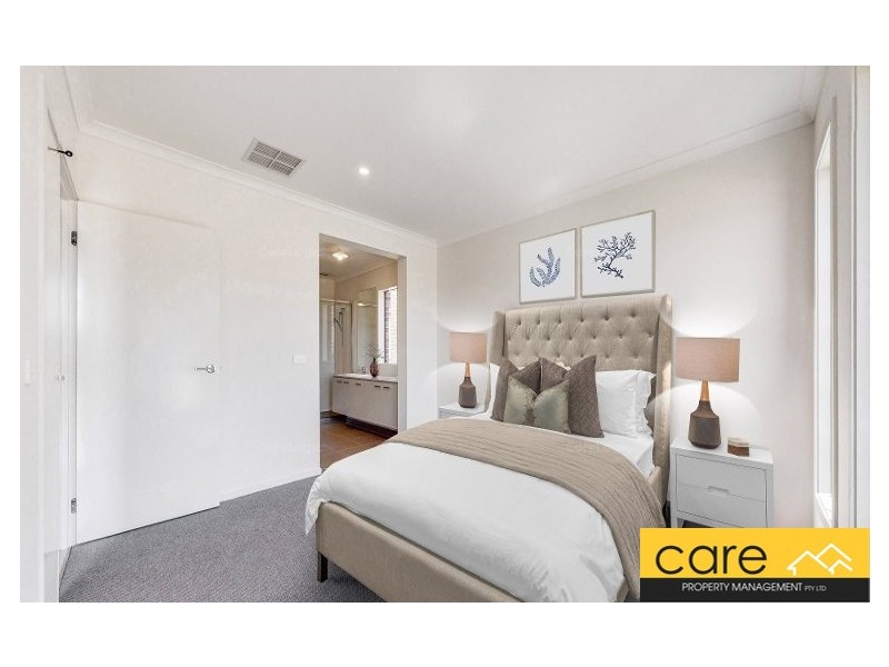 49 Applejack Boulevard, Clyde VIC 3978