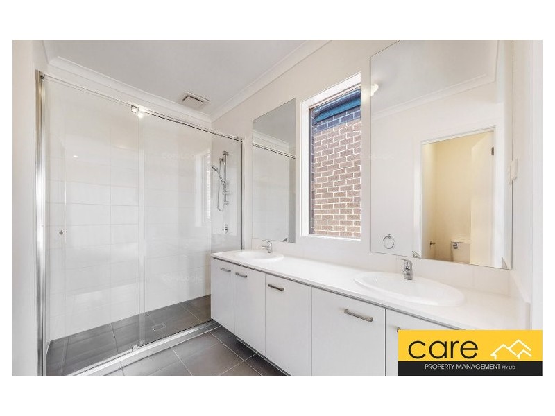 49 Applejack Boulevard, Clyde VIC 3978