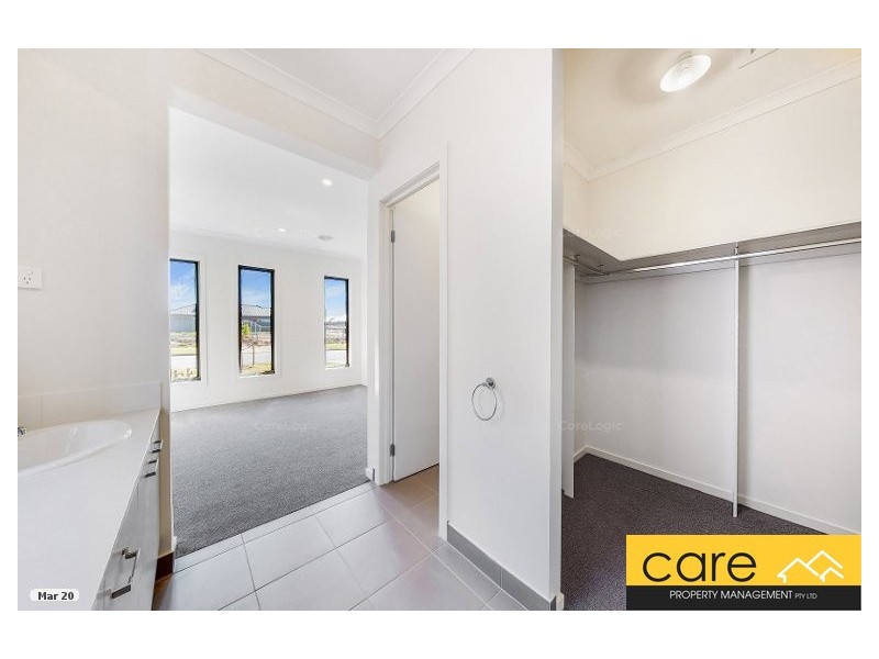 49 Applejack Boulevard, Clyde VIC 3978