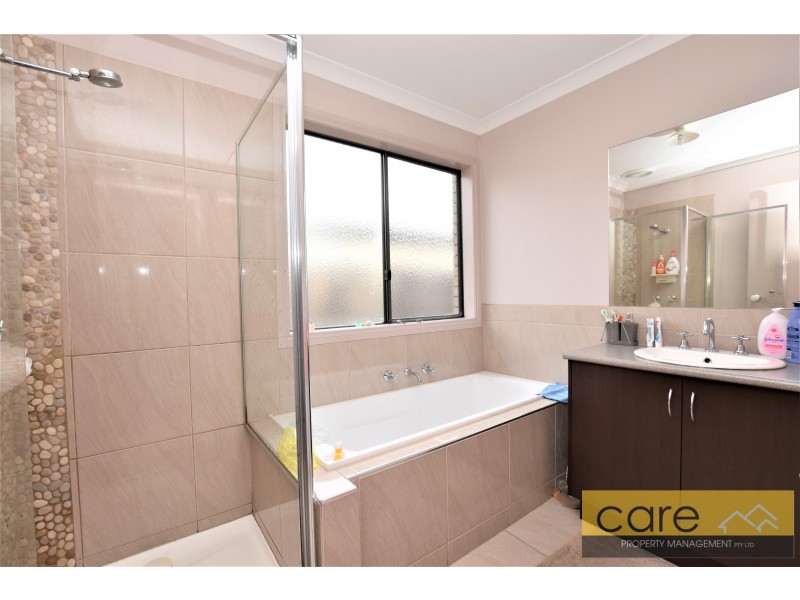 9 Tiarne Crescent, Hampton Park VIC 3976