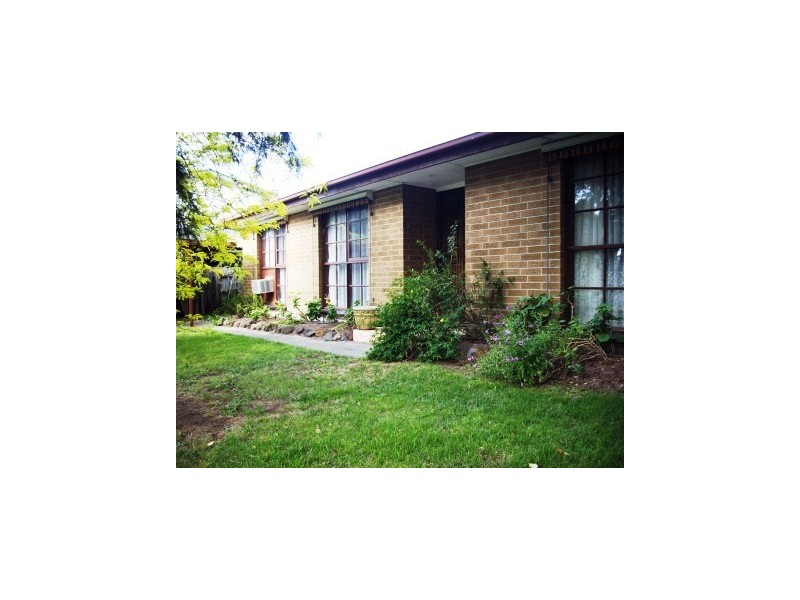 2 Hampton Drive,, Hampton Park VIC 3976