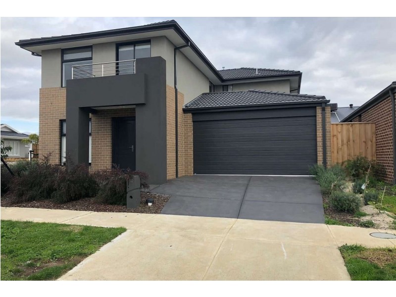 10 Barcelona Ave, Clyde North VIC 3978
