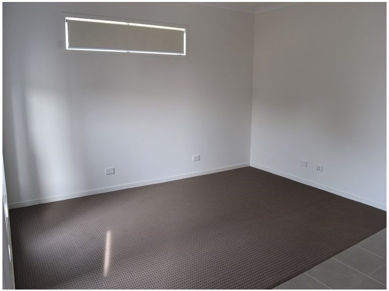 10 Barcelona Ave, Clyde North VIC 3978