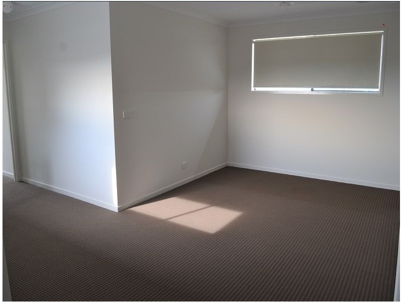 10 Barcelona Ave, Clyde North VIC 3978