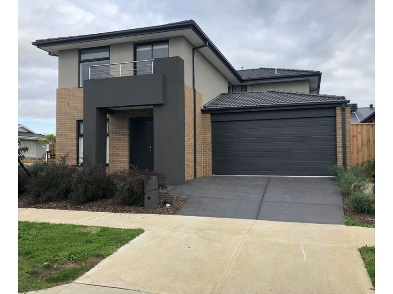 10 Barcelona Ave, Clyde North VIC 3978
