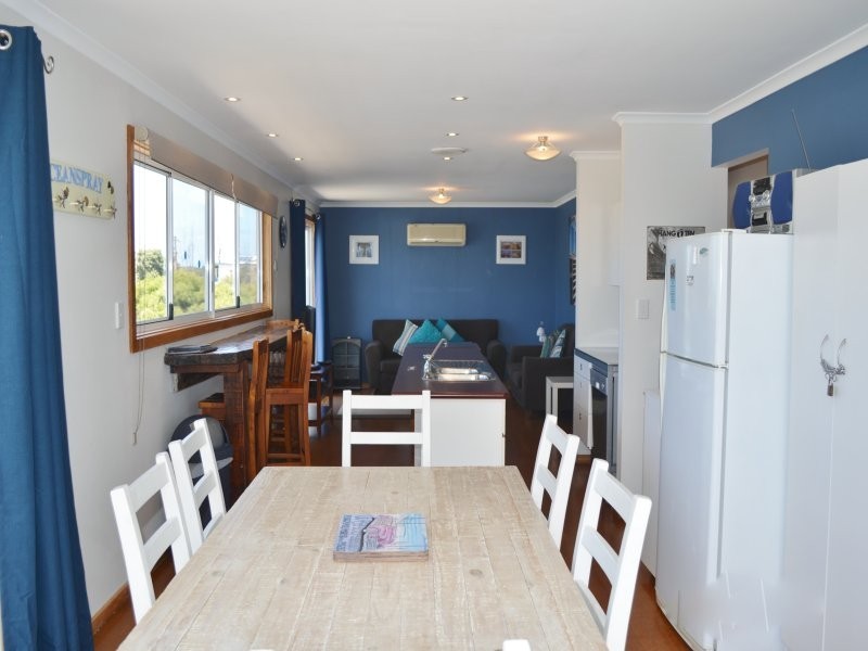 9 Nelson Street, Marion Bay SA 5575
