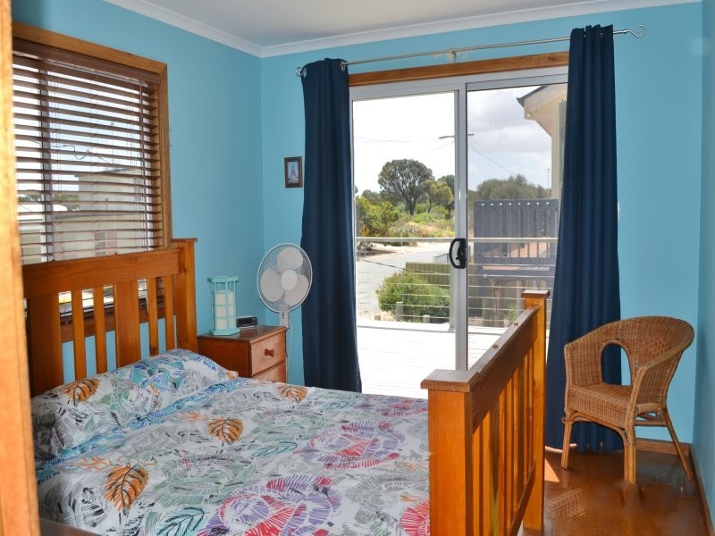 9 Nelson Street, Marion Bay SA 5575