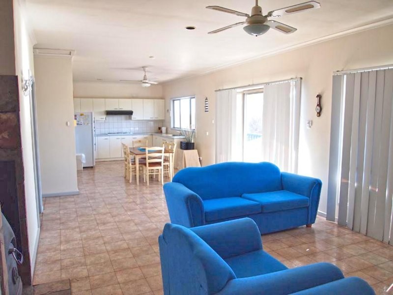 10 Waratah Avenue, Marion Bay SA 5575