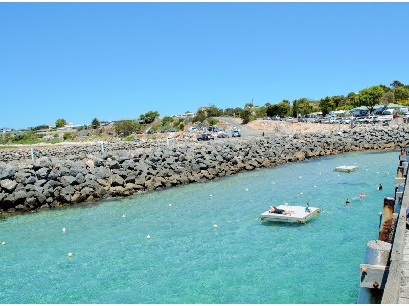 106 Bayview Road, Point Turton SA 5575