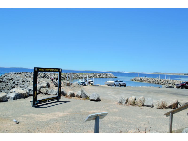 106 Bayview Road, Point Turton SA 5575