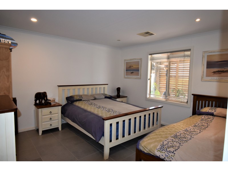 20 Peregrine Drive, Marion Bay SA 5575