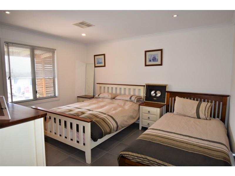 20 Peregrine Drive, Marion Bay SA 5575