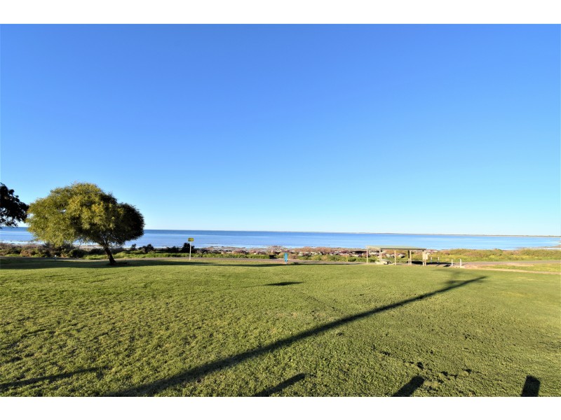 56a Esplanade, Point Turton SA 5575