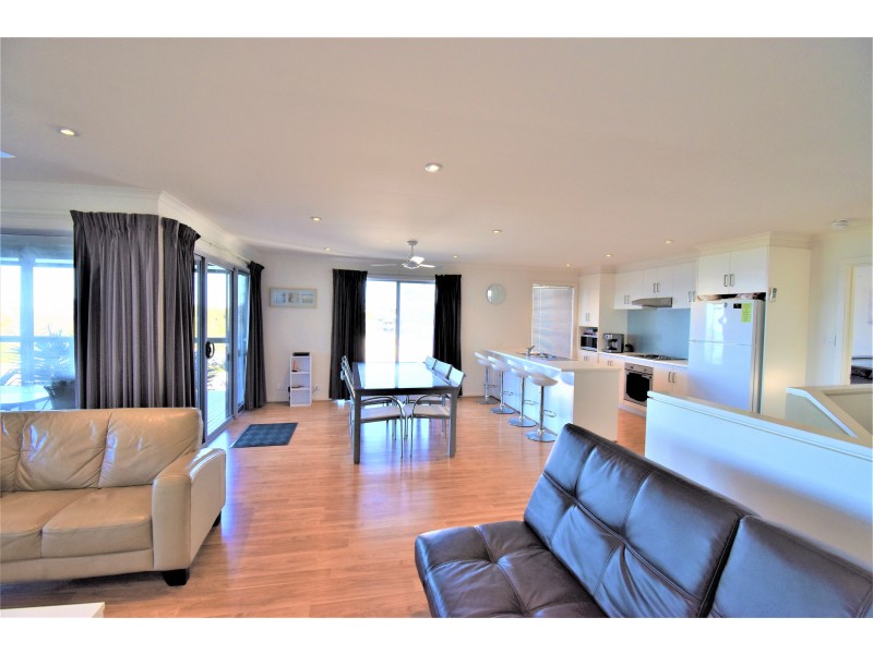 56a Esplanade, Point Turton SA 5575