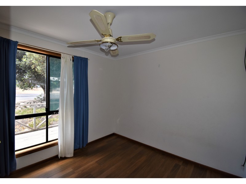 18 Osprey Drive, Marion Bay SA 5575