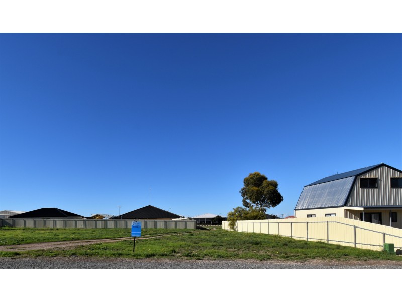41 Captain Hutchinson Drive, Point Turton SA 5575