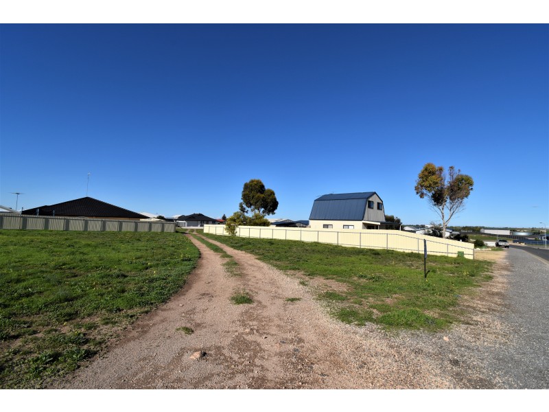 41 Captain Hutchinson Drive, Point Turton SA 5575