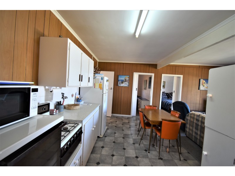 8 Hickeys Drive, Coobowie SA 5583