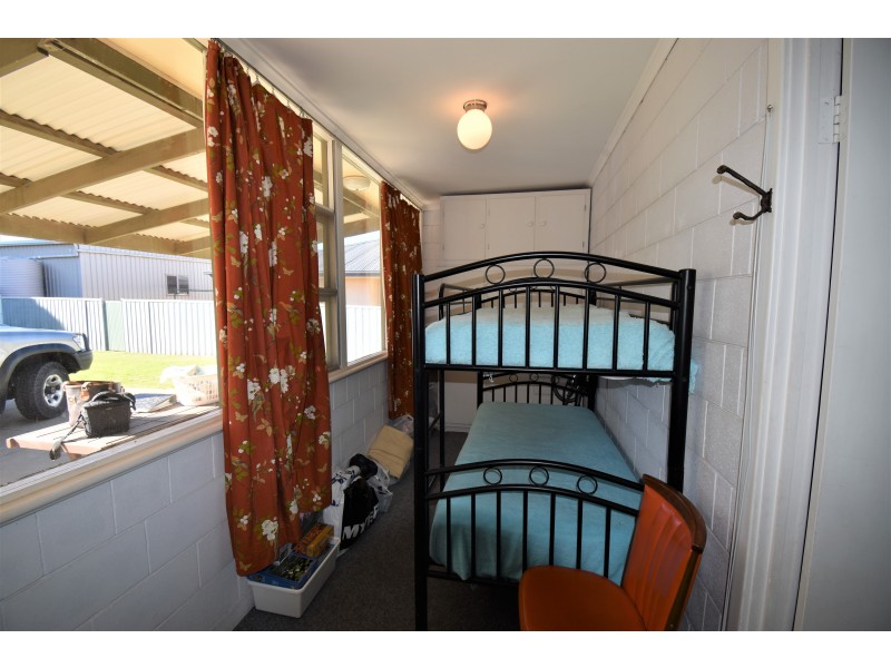 8 Hickeys Drive, Coobowie SA 5583