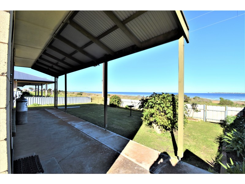 8 Hickeys Drive, Coobowie SA 5583