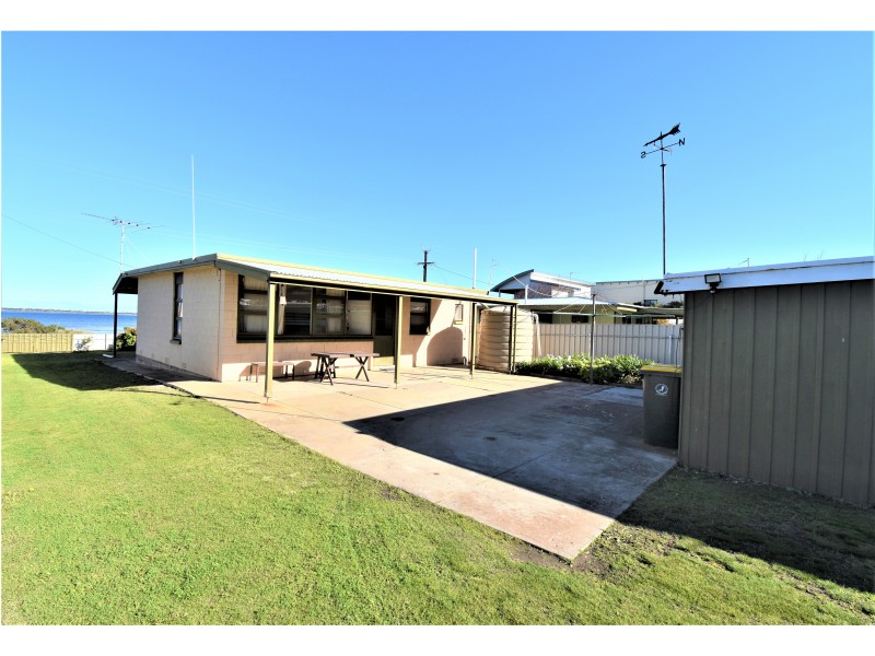 8 Hickeys Drive, Coobowie SA 5583