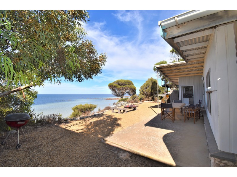 886 North Coast Road, Point Souttar SA 5575