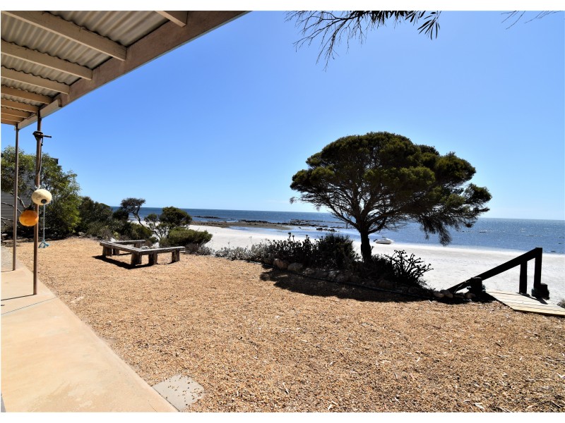 886 North Coast Road, Point Souttar SA 5575