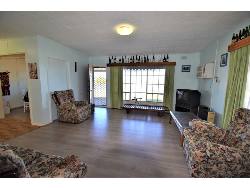 33 The Esplanade, Wool Bay SA 5575