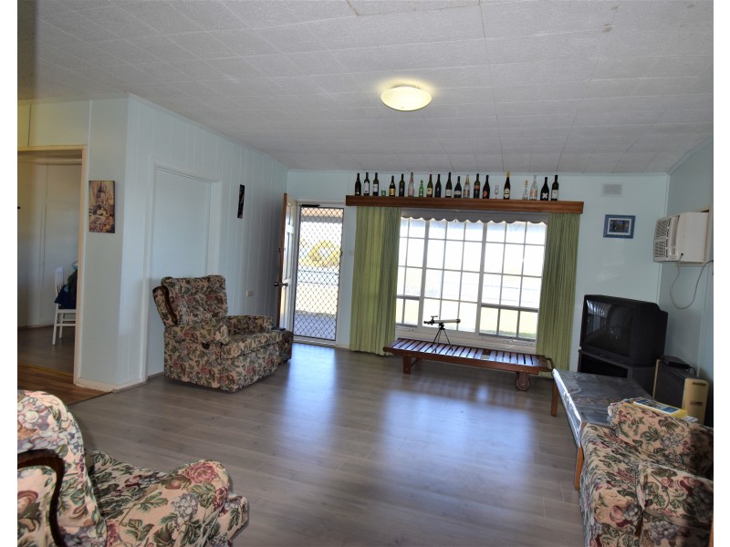 33 The Esplanade, Wool Bay SA 5575
