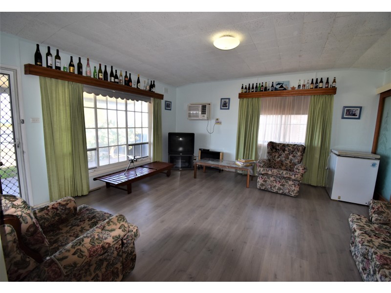 33 The Esplanade, Wool Bay SA 5575