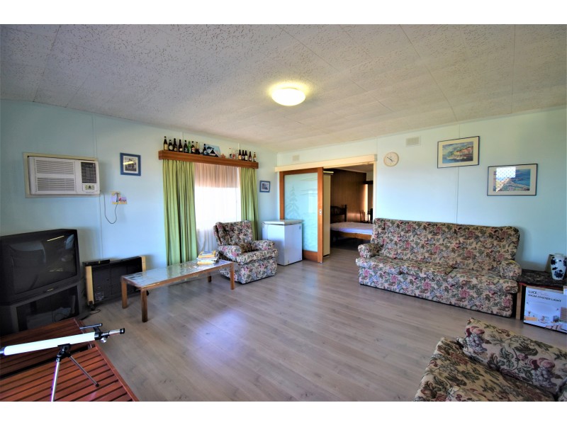 33 The Esplanade, Wool Bay SA 5575