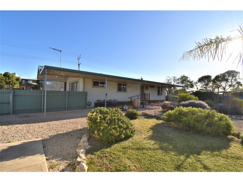 6 First Street, Wool Bay SA 5575