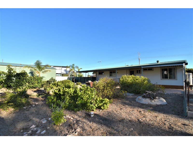 6 First Street, Wool Bay SA 5575