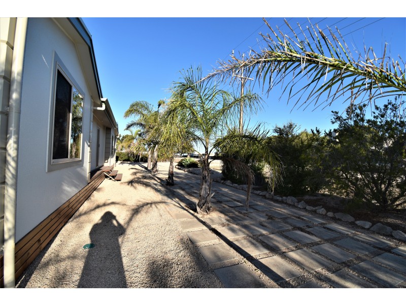 6 First Street, Wool Bay SA 5575