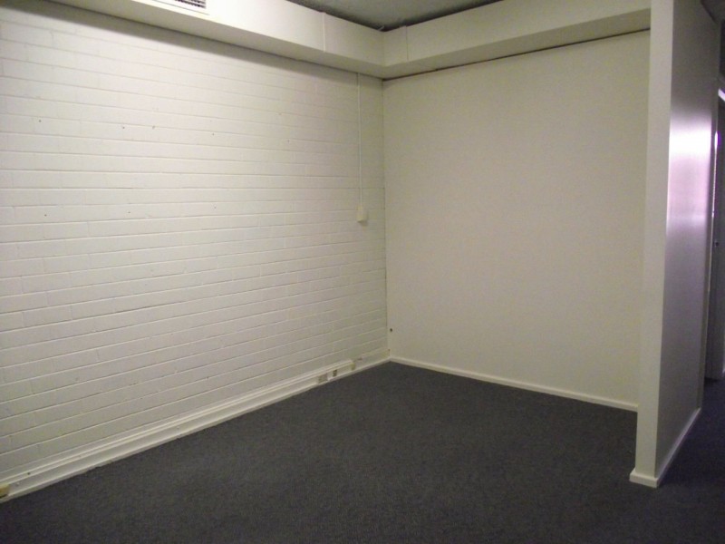 4 Baker Street  [Upstairs], Gosford NSW 2250