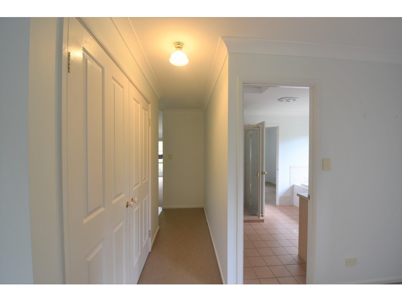 42 Dunromin Drive, Modanville NSW 2480