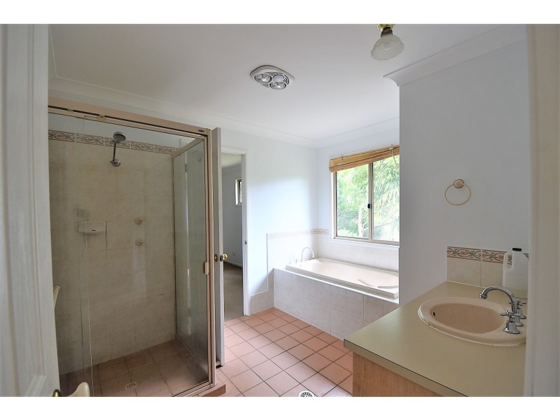 42 Dunromin Drive, Modanville NSW 2480