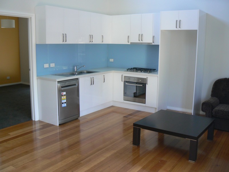 2/13 Great ocean Road, Marengo VIC 3233