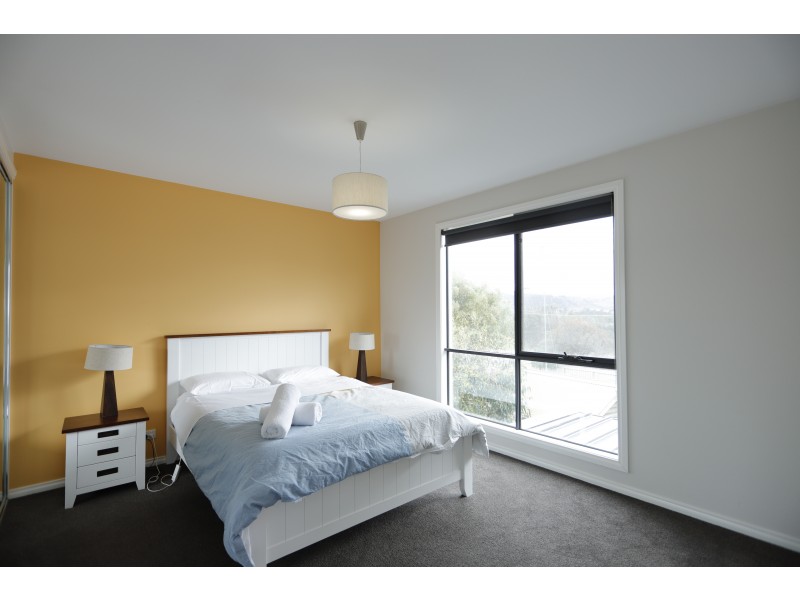 2/13 Great ocean Road, Marengo VIC 3233