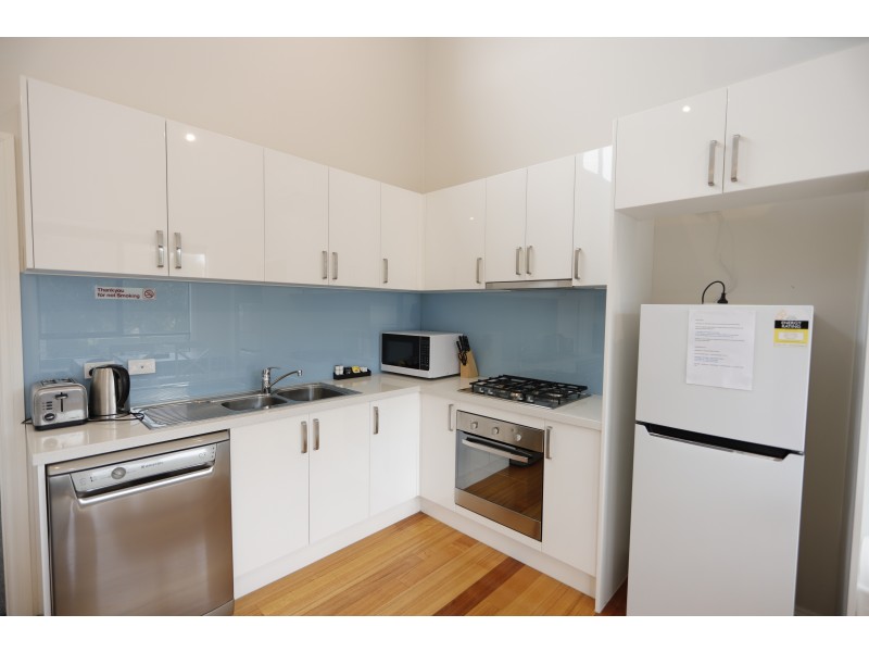 2/13 Great ocean Road, Marengo VIC 3233