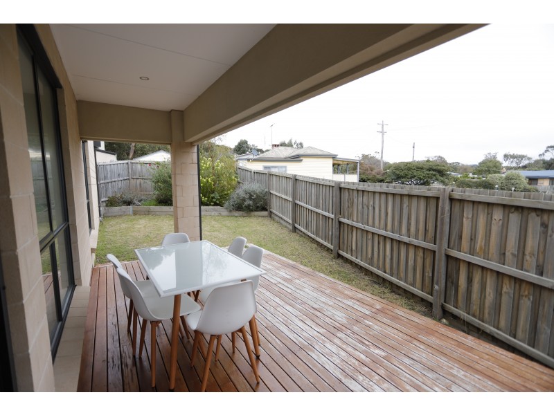 2/13 Great ocean Road, Marengo VIC 3233