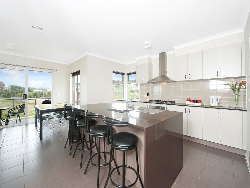 32 Scenic Drive, Apollo Bay VIC 3233