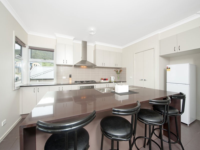 32 Scenic Drive, Apollo Bay VIC 3233
