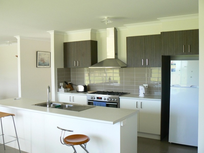 10 Barton Place, Marengo VIC 3233