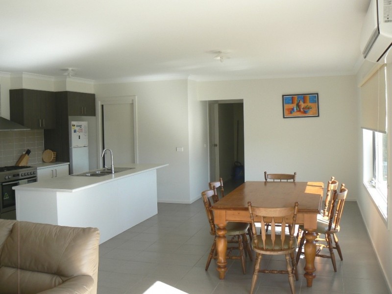 10 Barton Place, Marengo VIC 3233